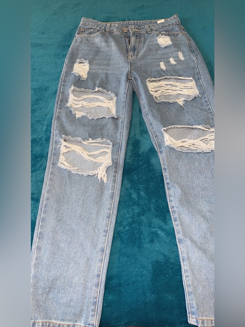 SHEIN Light Blue Distressed High-Waist Jeans
